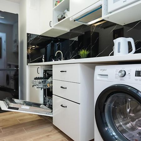 Unit Rooms Warszawa By Metro Rondo Onz Short Rent Idealne Pokoje Na Nocleg W Warszawie エクステリア 写真