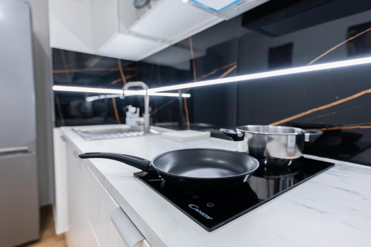 Unit Rooms Warszawa By Metro Rondo Onz Short Rent Idealne Pokoje Na Nocleg W Warszawie エクステリア 写真