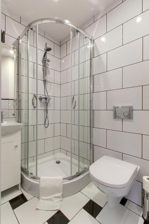 Unit Rooms Warszawa By Metro Rondo Onz Short Rent Idealne Pokoje Na Nocleg W Warszawie エクステリア 写真